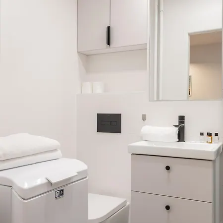 With A View | Metro Swietokrzyska 公寓